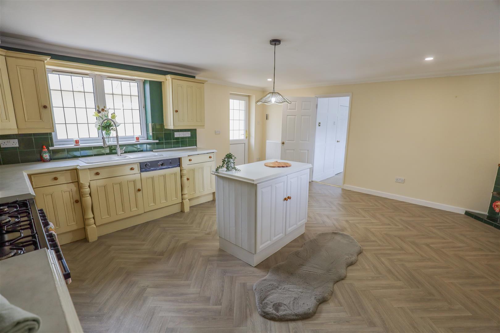 14 Great House Meadow, Llantwit Major, Vale Of Glamorgan CF61 1SU